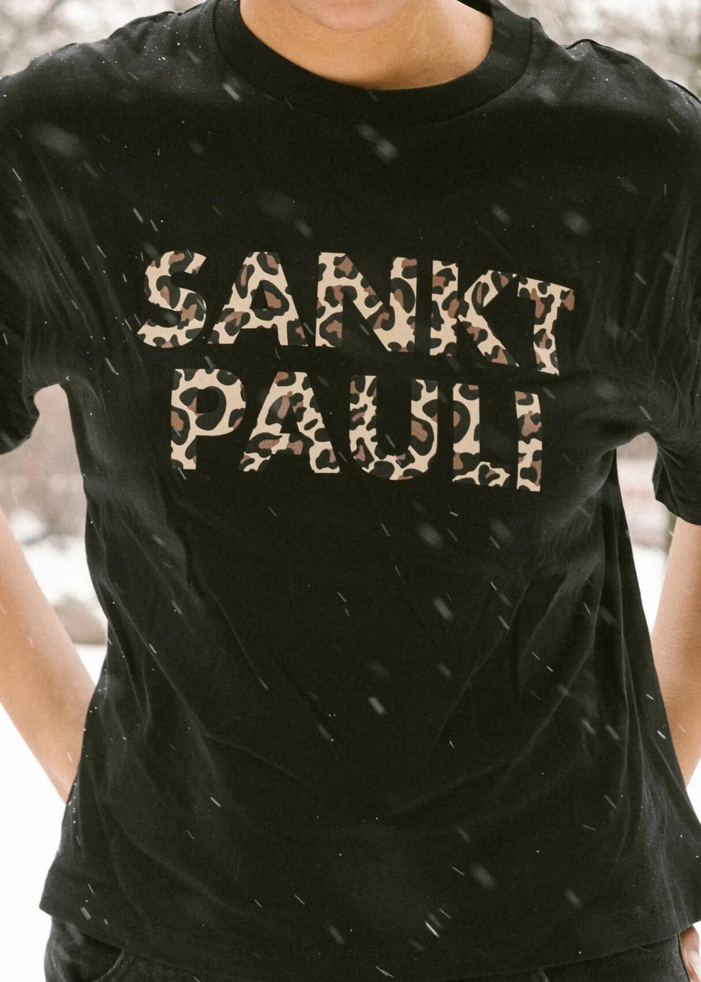 Cropped T-Shirt "Leo SANKT PAULI" - Gallery