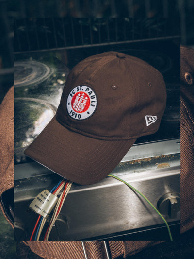 New Era Kappe Dad braun Logo