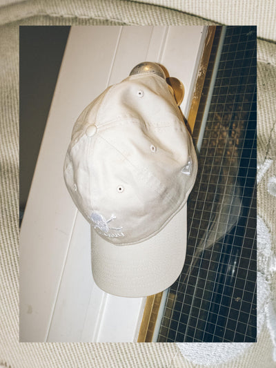 New Era Kappe Dad creme Totenkopf