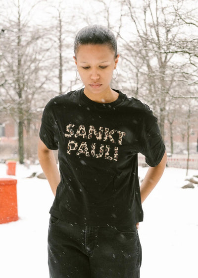 Cropped T-Shirt "Leo SANKT PAULI" - Gallery