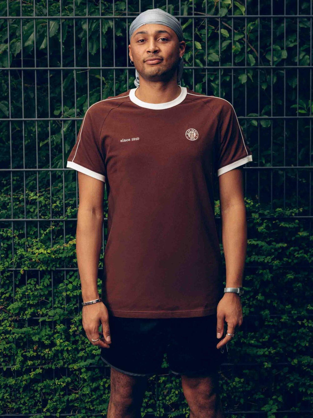T-Shirt "Retro Sport 2026" braun
