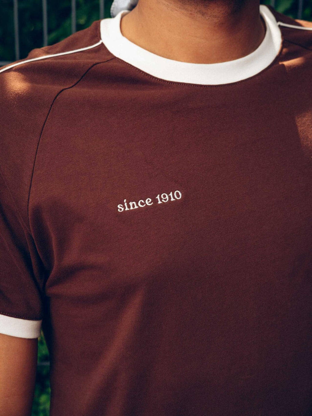 T-Shirt "Retro Sport 2026" braun
