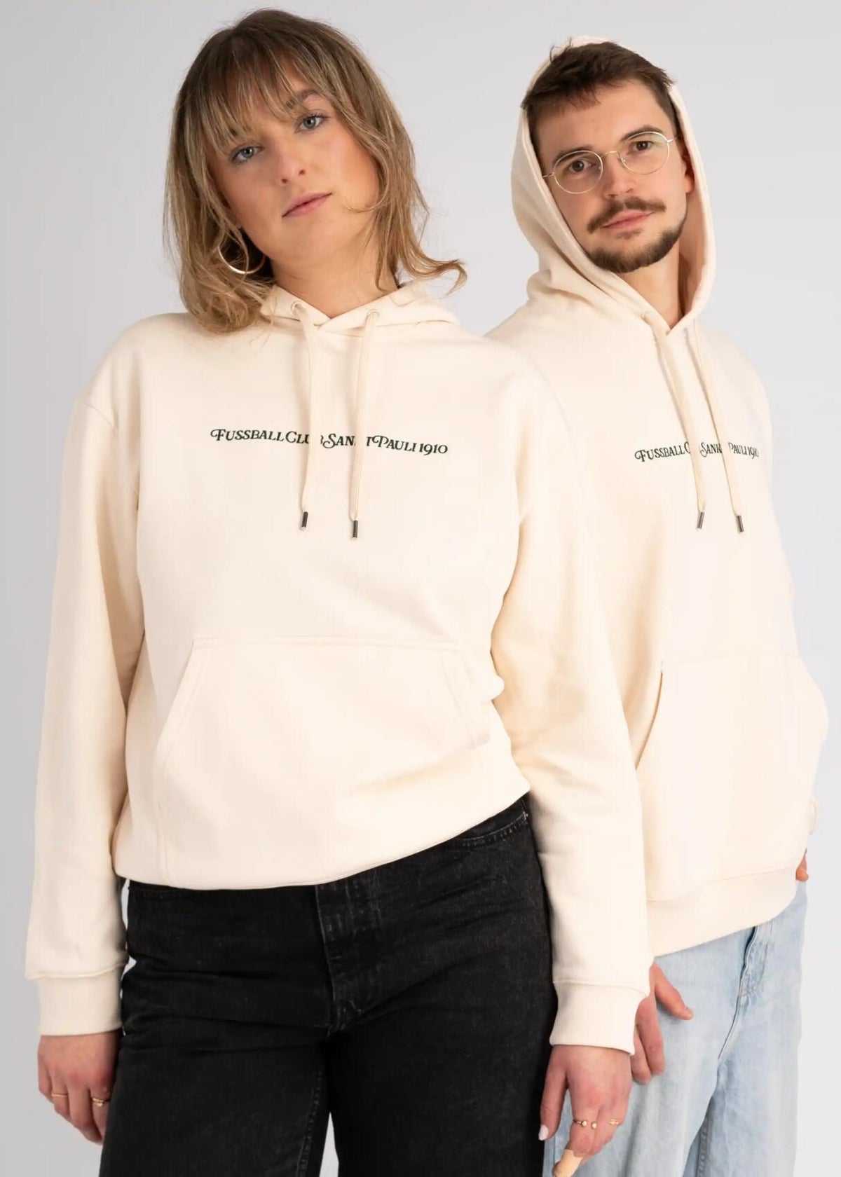 Kapuzenpullover "Fussball Club 1910" creme