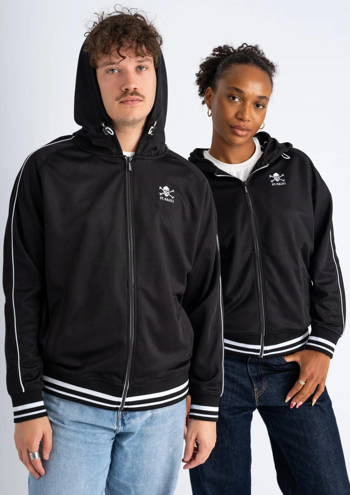 Trainingsjacke  "Totenkopf Kapuze"