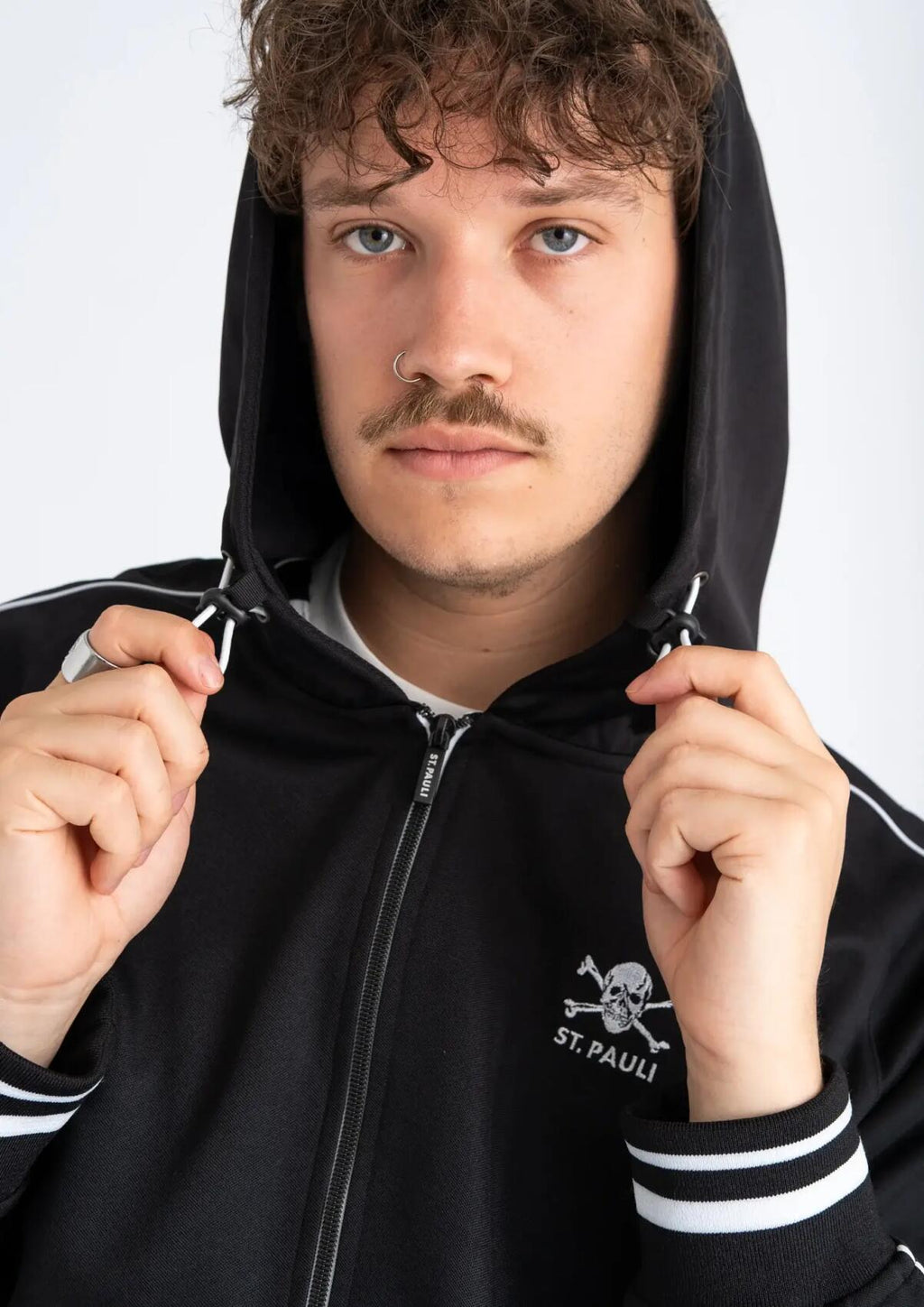 Trainingsjacke  "Totenkopf Kapuze"