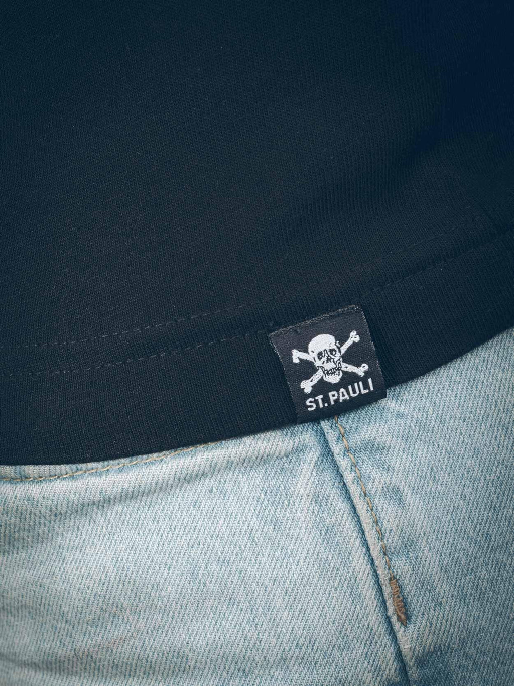 T-Shirt "Back in Black"