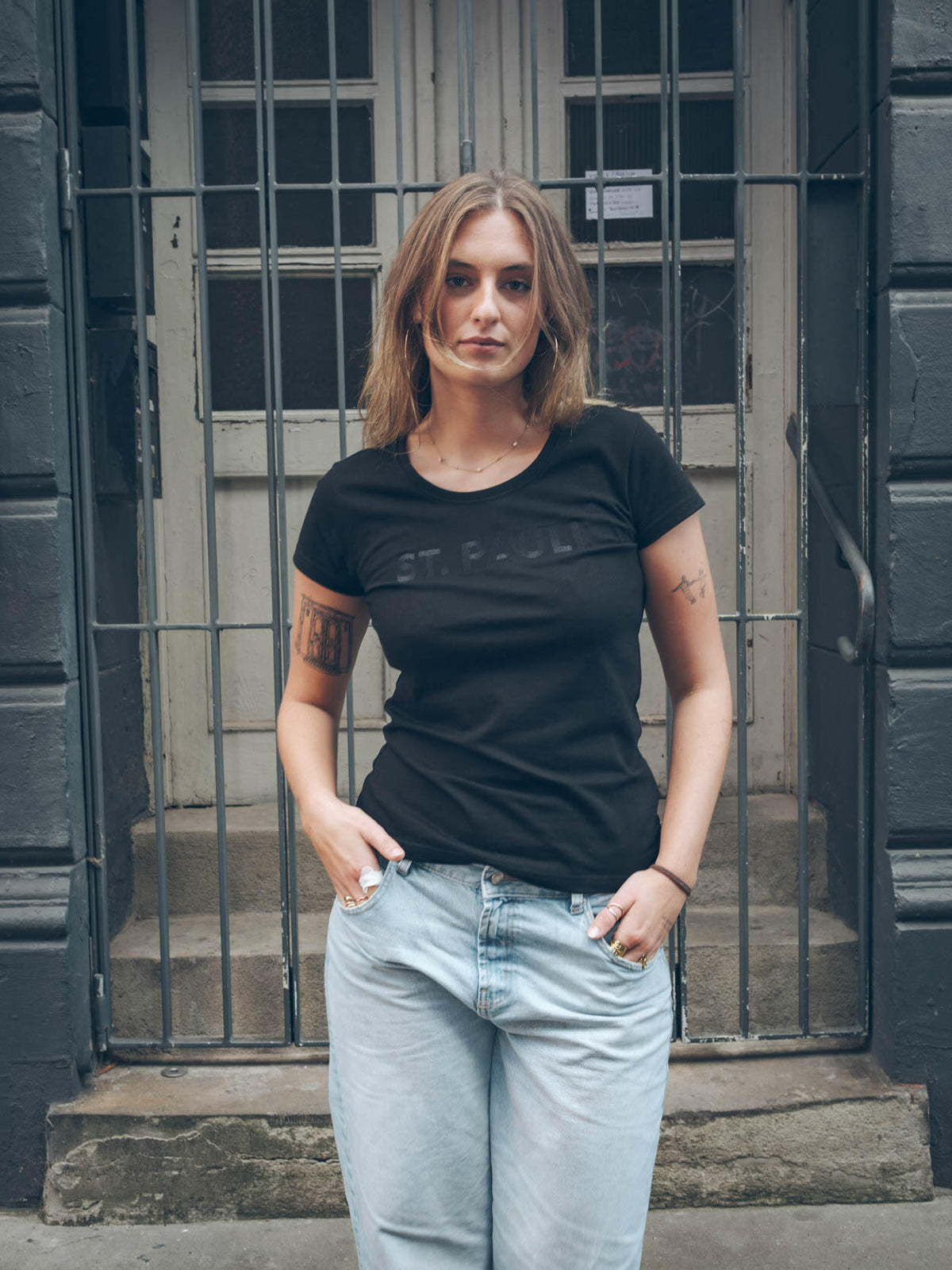 T-Shirt "Back in Black" tailliert
