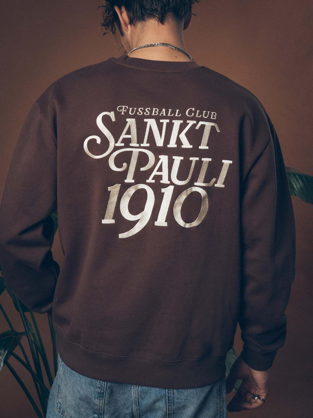 Sweater "Fussball Club 1910" braun