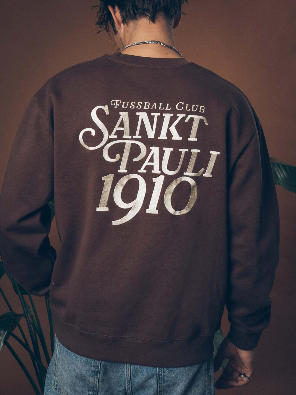 Sweater "Fussball Club 1910" braun