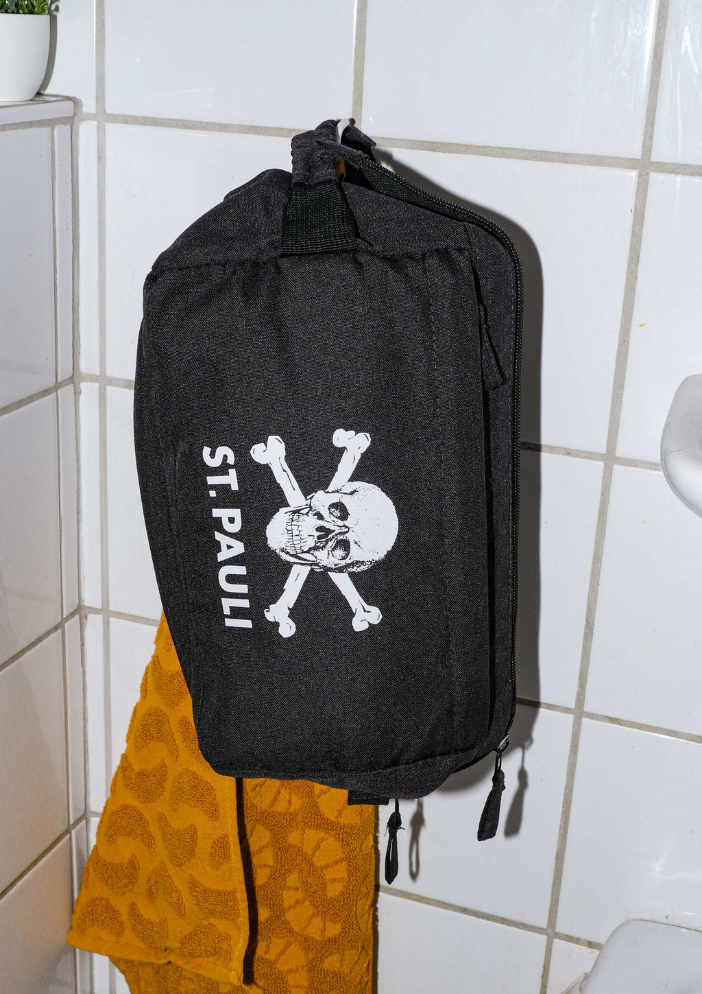 Kulturtasche rPET Totenkopf