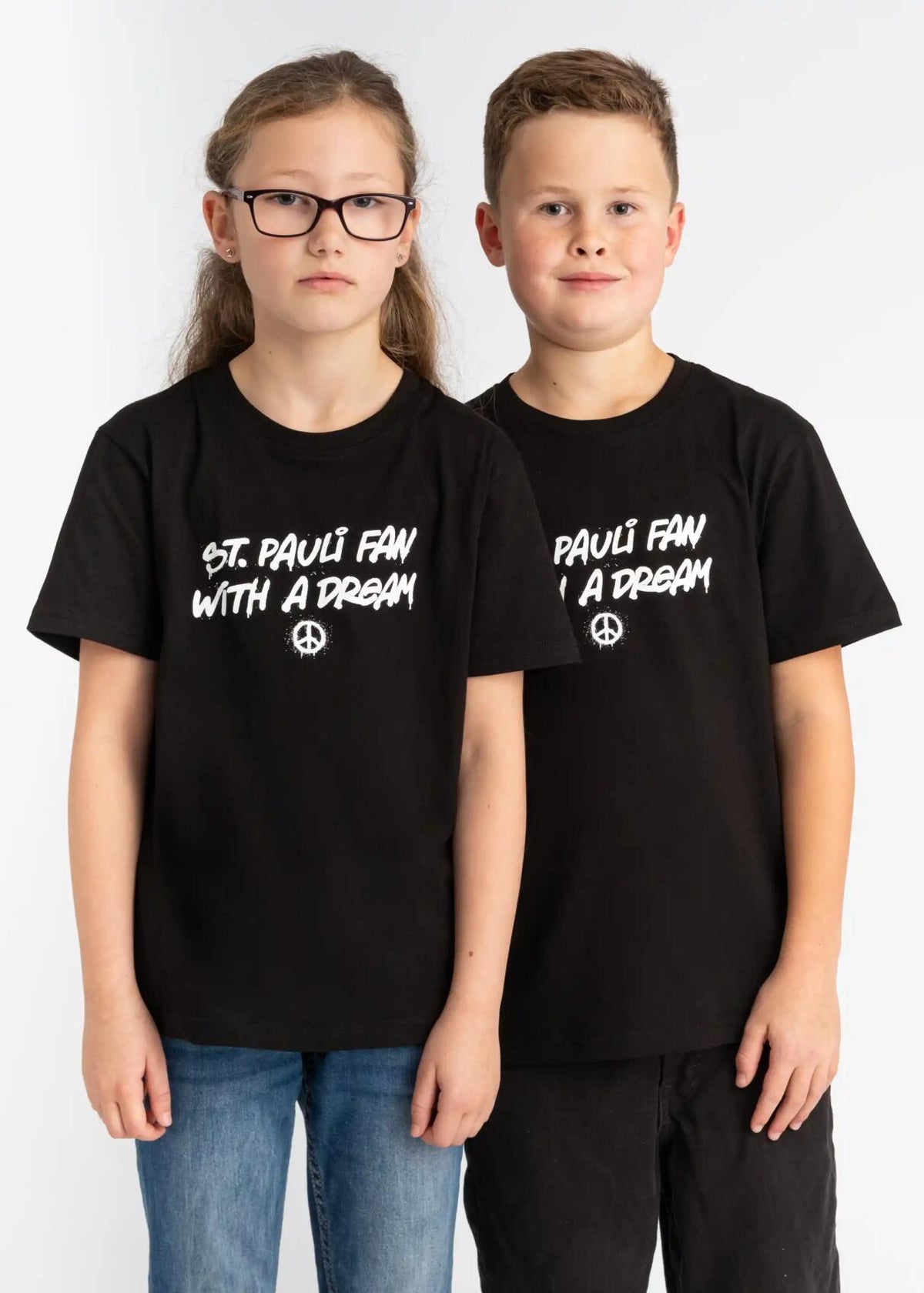 Kinder T-Shirt "With A Dream" - Gallery