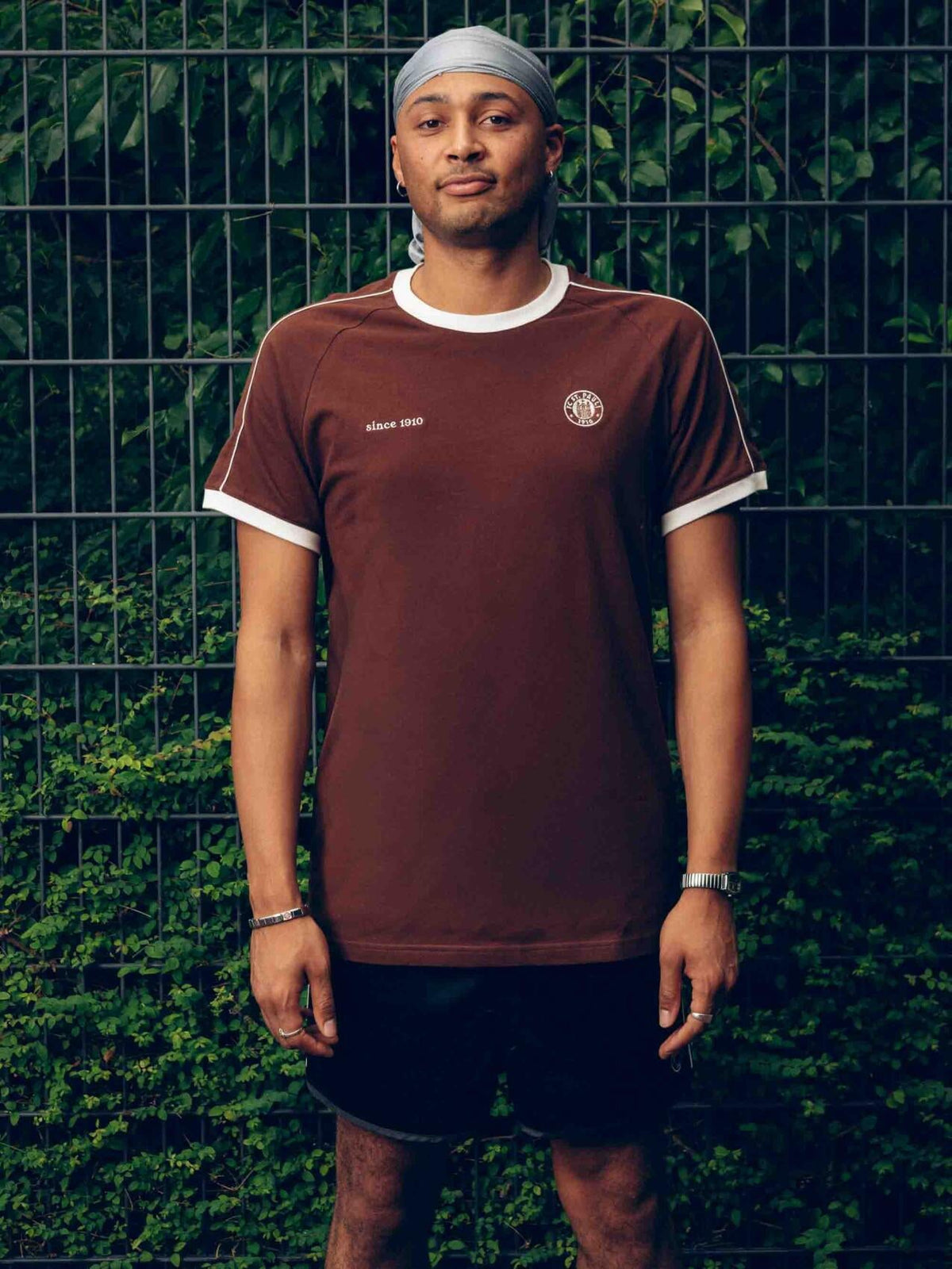 T-Shirt "Retro Sport 2026" braun - Gallery