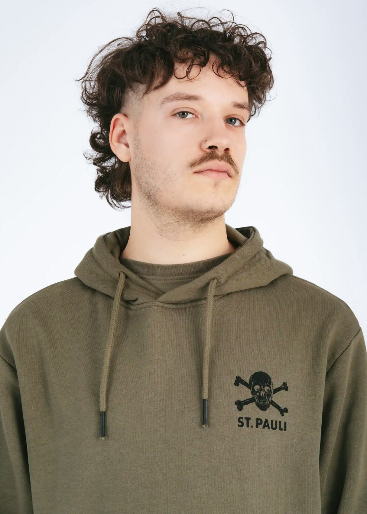 Kapuzenpullover "Black / Olive"