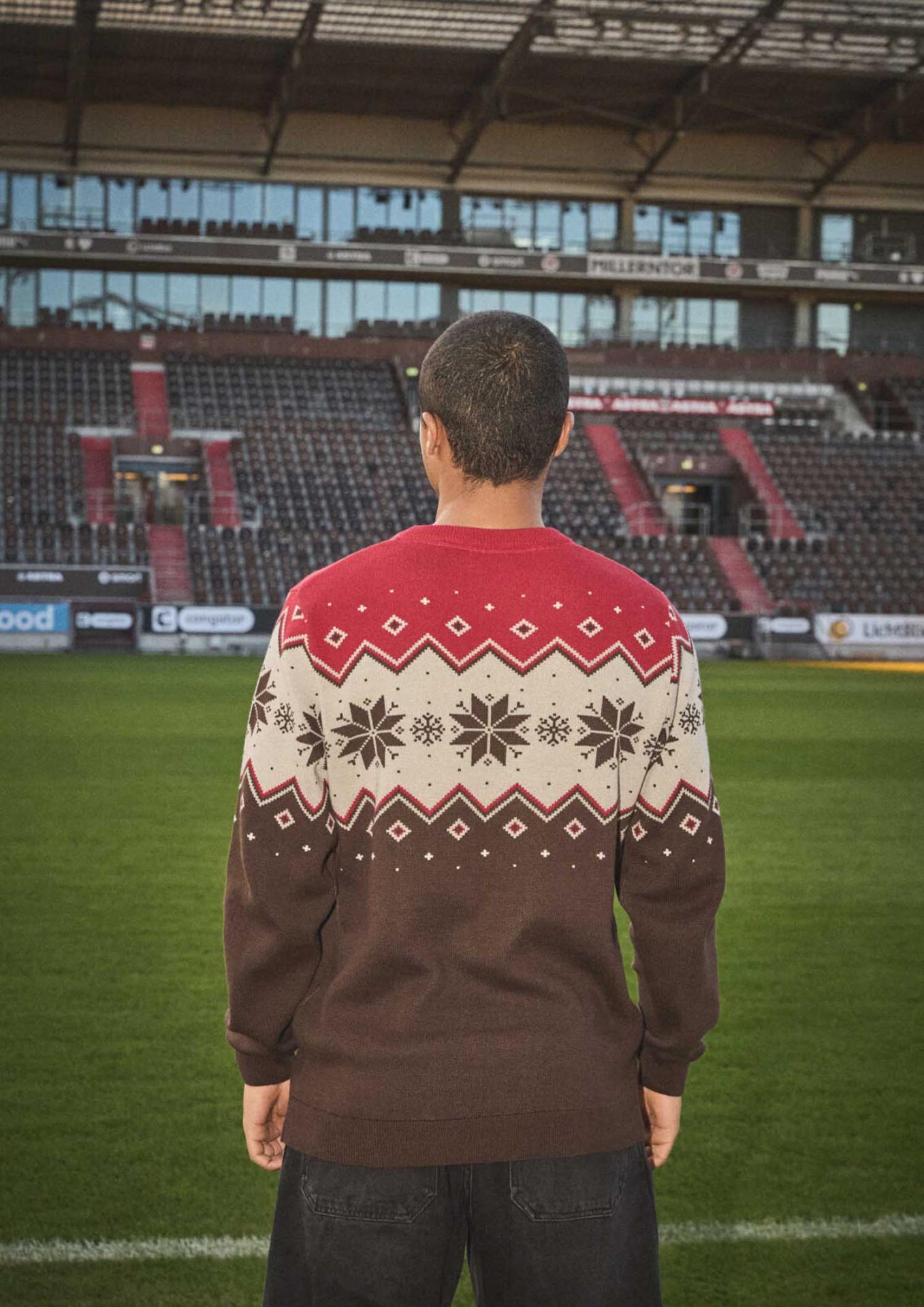 Weihnachtspullover - Logo braun 2025