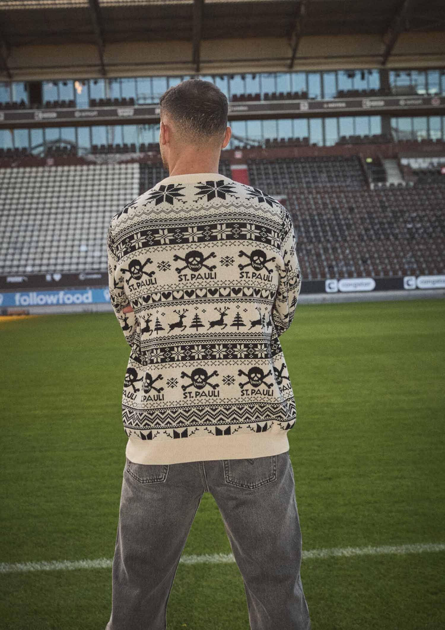 Weihnachtspullover - Totenkopf 2025