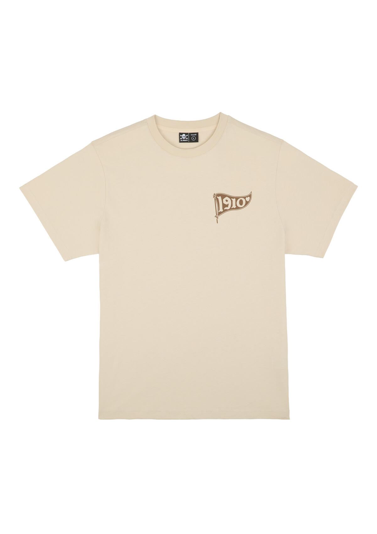 Vorderseite Naturfarbenes FC St. Pauli T-Shirt mit kleinem „1910“-Print vorne und großem illustrierten Rückenmotiv mit FCSP-Wappen und Kiezgrafik.
