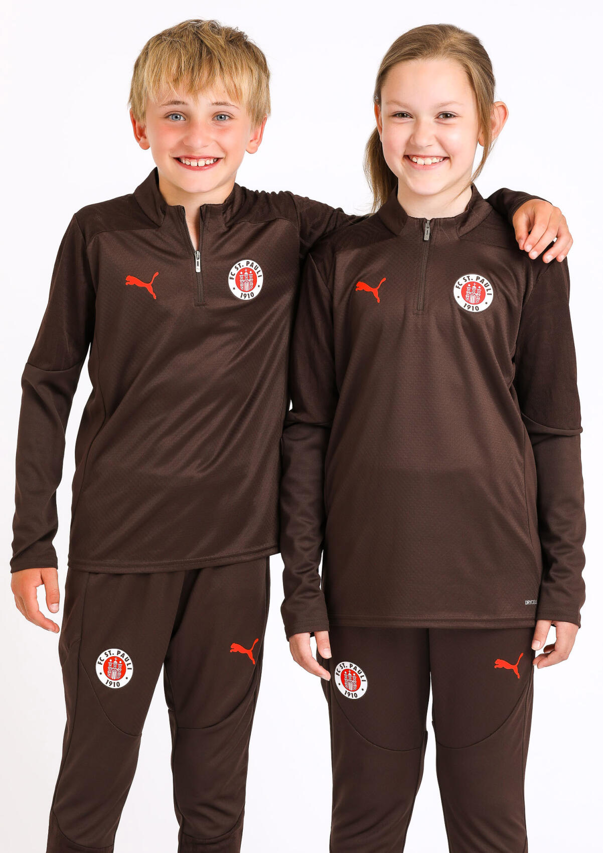 Puma Kinder Trainingstroyer Team 2024 25 mit FC St. Pauli Logo
