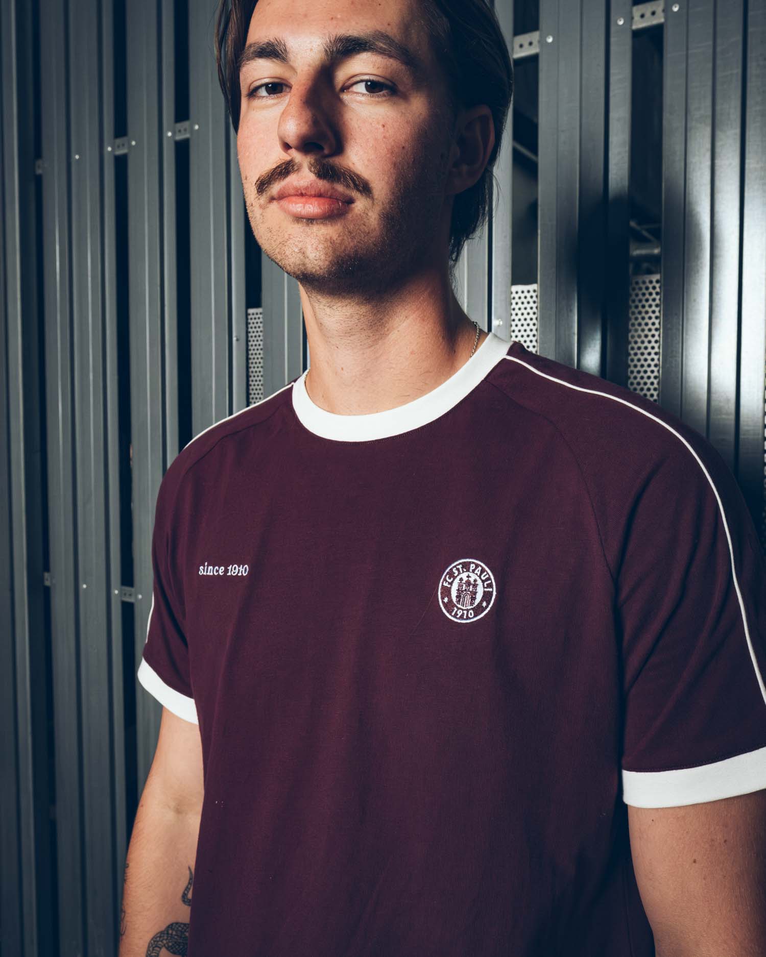 T-Shirt  "Retro Sport" aubergine